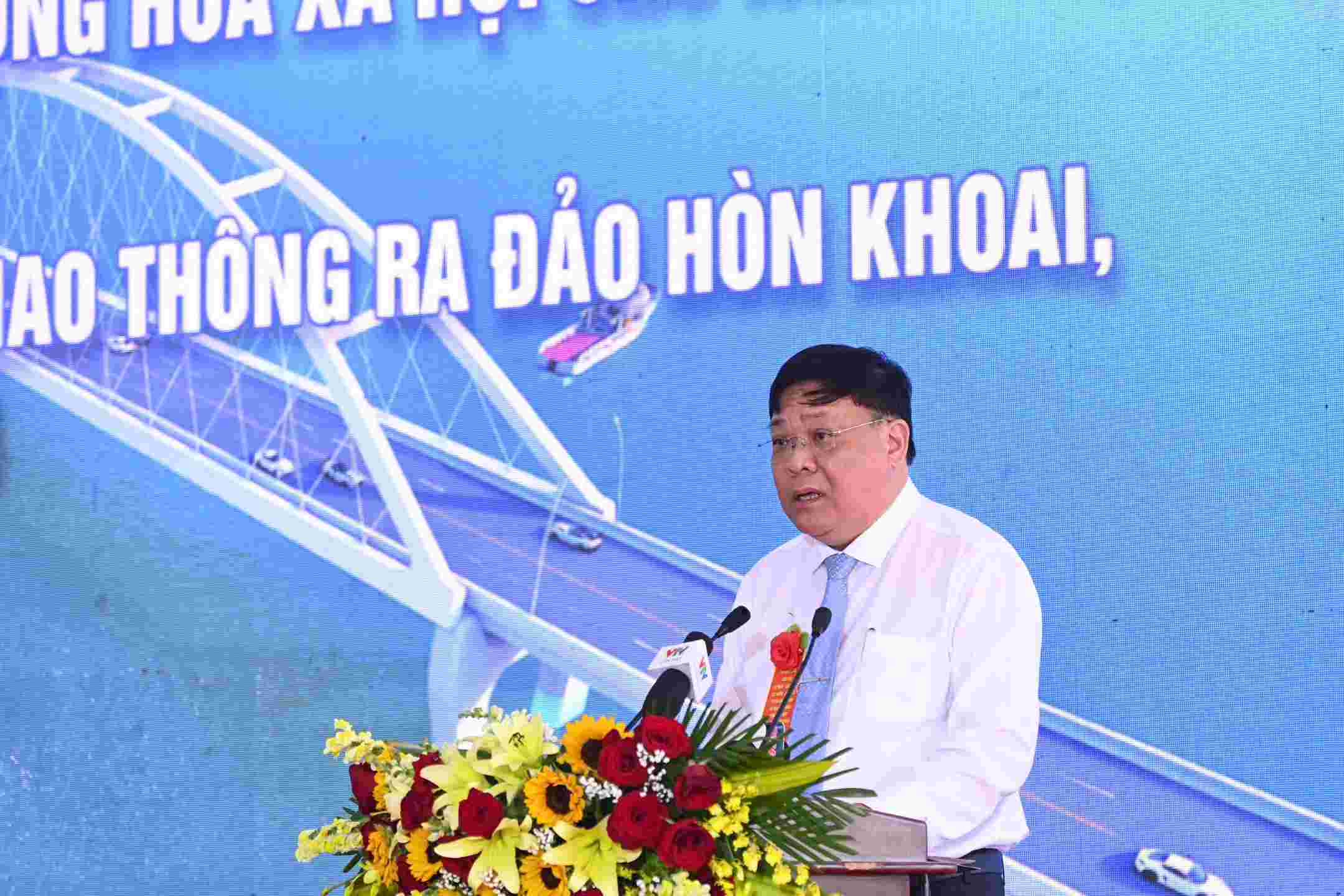 까마우는 이미 시작된 대규모 프로젝트로부터 이익을 얻어 대규모 투자자를 유치할 기회를 창출했습니다. 사진: 낫 호