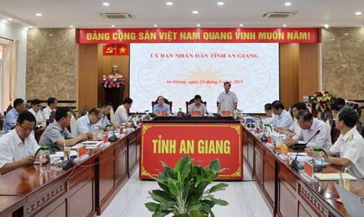 Cuộc họp rà soát tình hình thu ngân sách tỉnh, giải pháp đảm bảo thu ngân sách tỉnh An Giang đến cuối năm 2025. Ảnh: Ngọc Mai