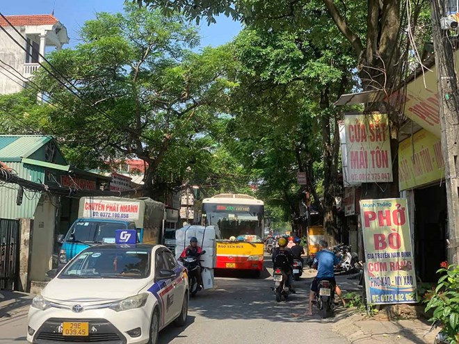 Hien trang tuyen duong Nguyen Hoang Ton (Ha Noi) hien tai. Anh: Nhat Minh 