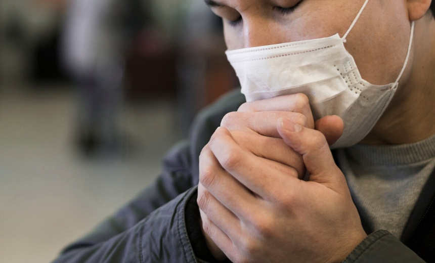 Nhiều người mắc bệnh hô hấp, đặc biệt là hen suyễn, dễ bị ảnh hưởng bởi những quan niệm thiếu cơ sở. Ảnh: Thùy Dương