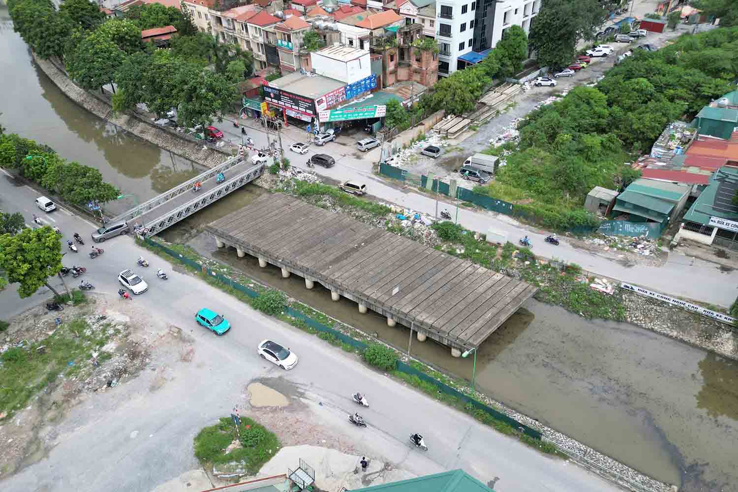 S'il est pret a renover le pont sur une route de milliers de milliards de VND inacheve depuis de nombreuses annees a Hanoï