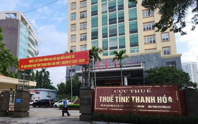 Theo Thue tinh Thanh Hoa, viec ap dung bien phap tam hoan xuat canh nham ngan chan nguoi nop thue bo tron. Anh: Xuan Hung 