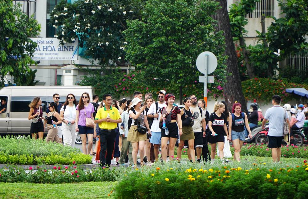 Ho Chi Minh City strengthens promotional activities, attracting international visitors. Photo: Thanh Chan