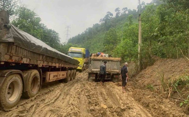 National Highway 14D, known as the "road of suffering" for people in the mountainous communes of Da Nang for many years. Photo: Hoang Bin