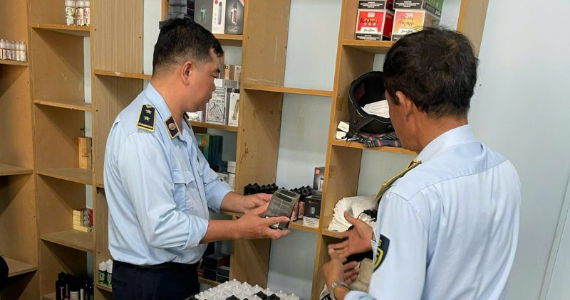 Hang hoa khong ro nguon goc duoc phat hien, tich thu va tieu huy kip thoi. Anh: So Cong thuong Vinh Long