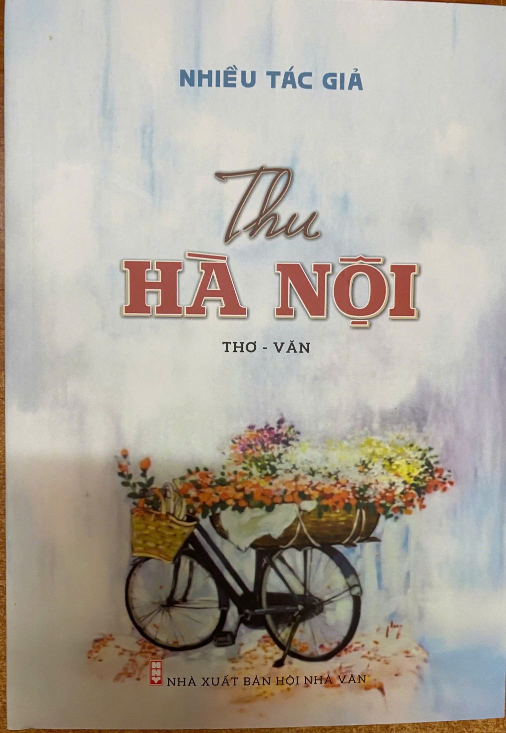 Book series "Autumn in Hanoi". Photo: Dau Hoai Thanh