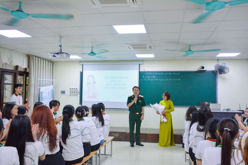 Thieu tuong Nguyen Xuan Thuy - Pho Cuc truong Cuc Tuyen huan. Anh: Ai Van