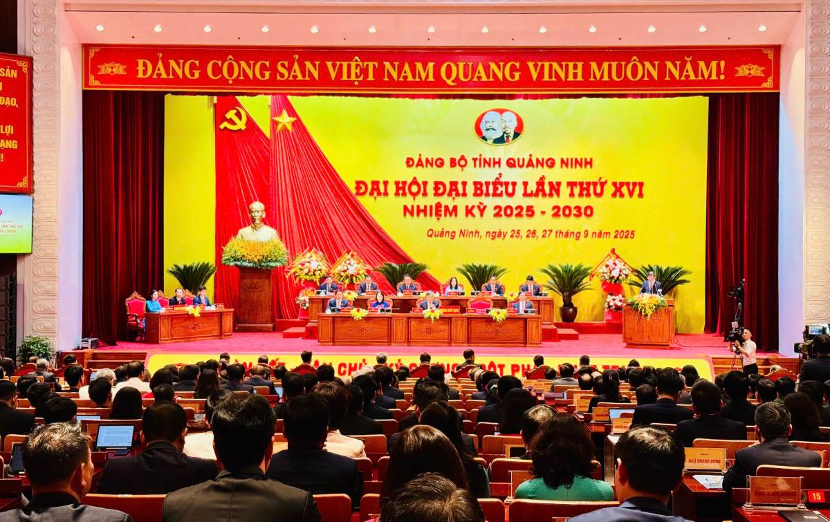 2025-2030 임기 제16차 꽝닌성 당위원회 대표자 대회. 사진: Nguyen Hung