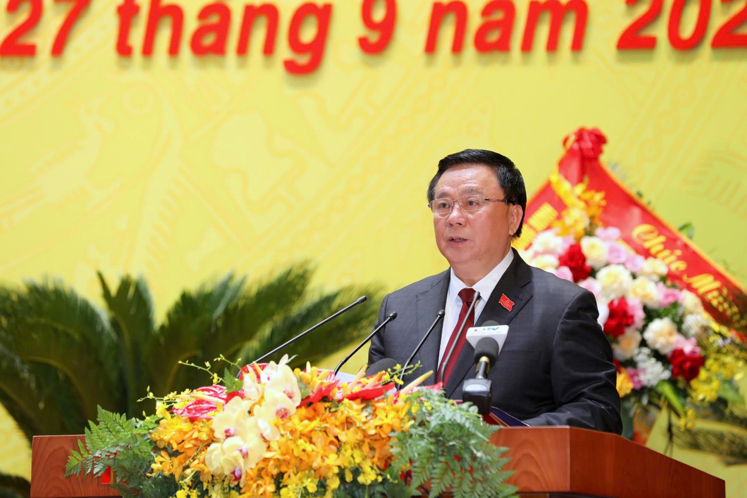 Ong Nguyen Xuan Thang - Uy vien Bo Chinh tri, Giam doc Hoc vien Chinh tri quoc gia Ho Chi Minh, Chu tich Hoi dong Ly luan Trung uong - phat bieu chi dao tai Dai hoi dai bieu Dang bo tinh Quang Ninh lan thu XVI. Anh: Nguyen Hung