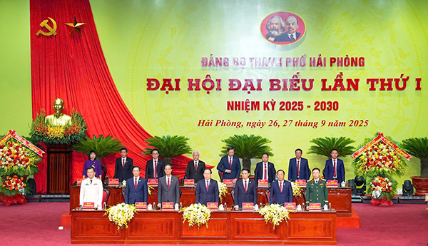 Doan Chu tich Dai hoi Dang bo TP Hai Phong lan thu I co 15 nguoi. Anh: Cong TTDT Hai Phong