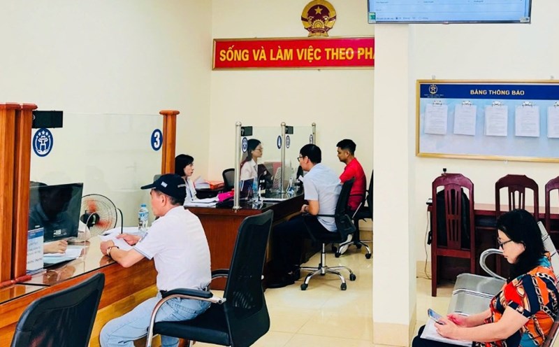 Solve the problem of surplus and shortage of cadres and civil servants in localities. Photo: Pham Dong
