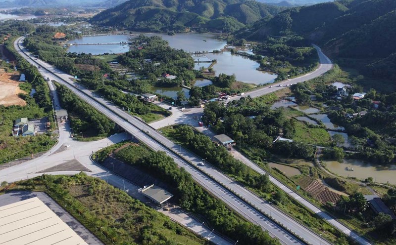 It is expected that the Lao Cai - Yen Bai expressway section will be expanded in 2026. Photo: Tran Bui