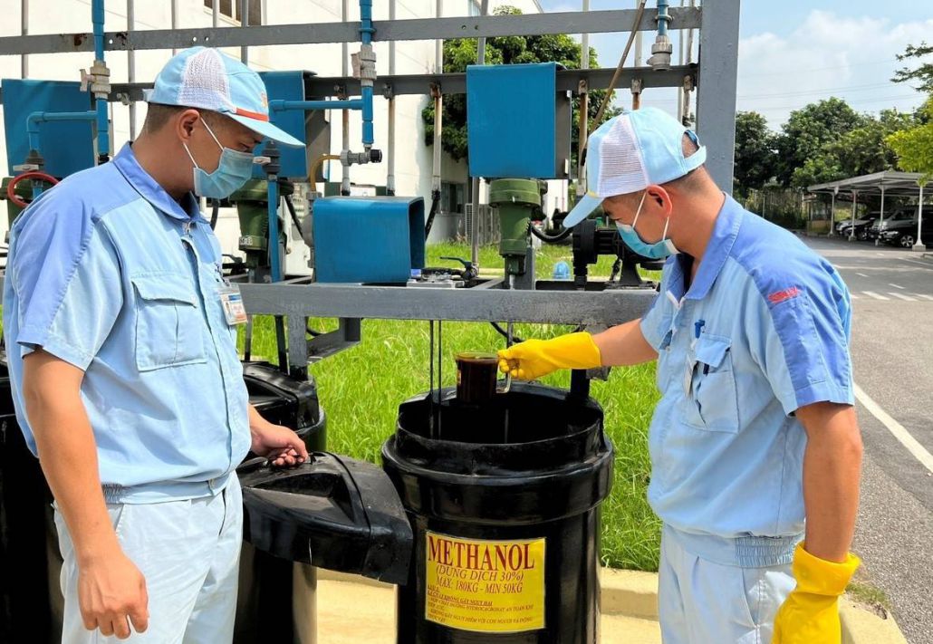 Workers are always eager to be creative and contribute. Photo: Manh Quan