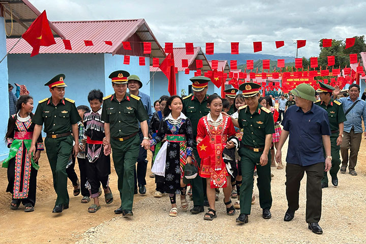 Anh: Thanh Binh
