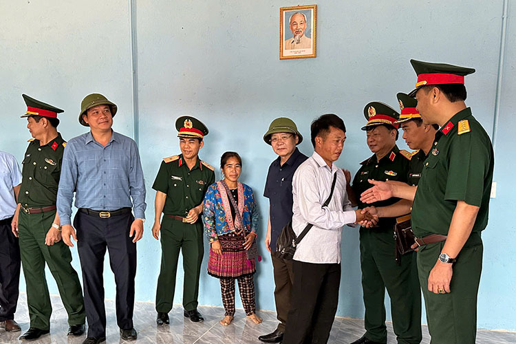 Anh: Thanh Binh