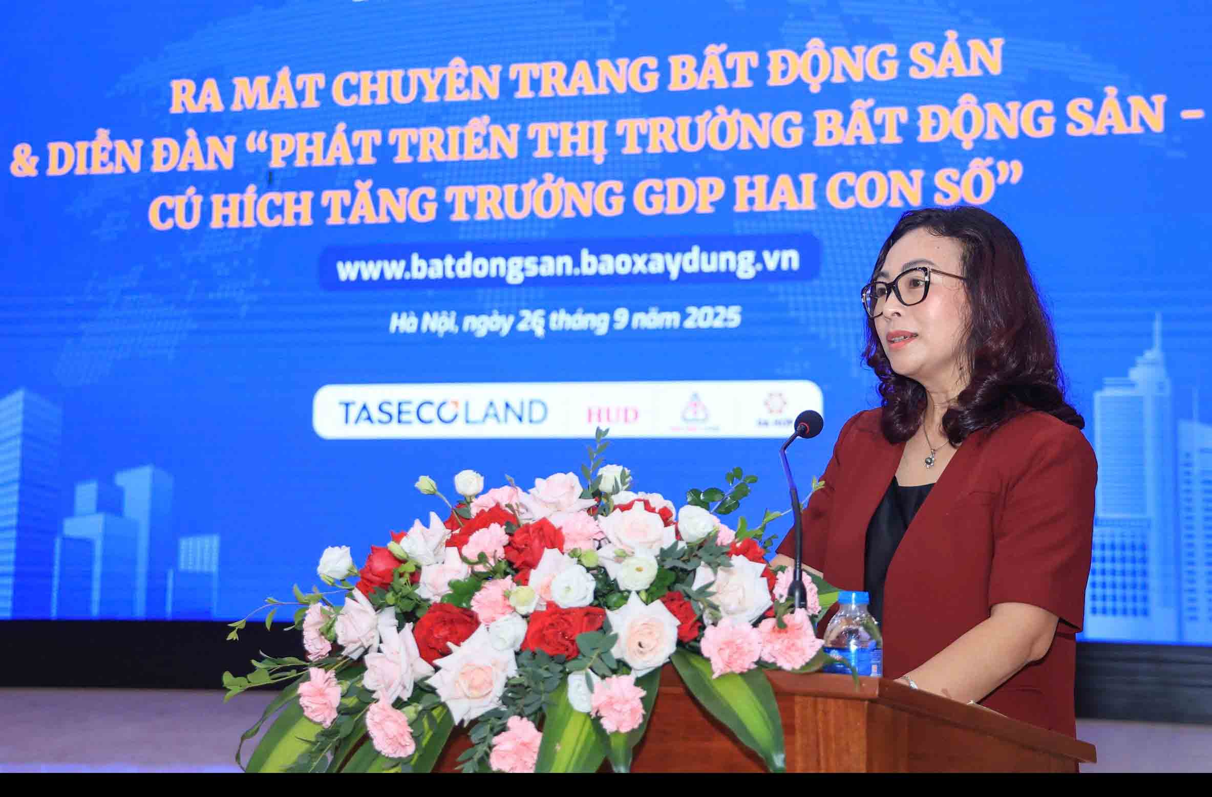 Ms. Tong Thi Hanh - Director of the Department of Housing and Real Estate Market Management (Ministry of Construction). Photo: Nguyen Hung.