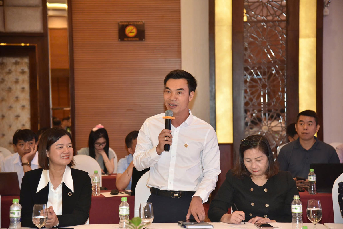 Dai dien cac cong ty du lich phat bieu tai chuong trinh kich cau du lich Quang Ninh 2025. Anh: Doan Hung