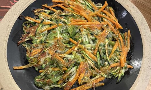 Bánh hành Hàn Quốc là món ăn đổi vị cho bữa cơm gia đình ngày cuối tuần. Ảnh: Mai Châu