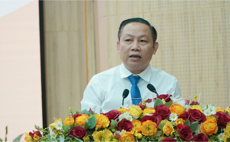 Director of the Department of Agriculture and Environment Le Huu Toan presented a report on changing the purpose of forest use to build the Cua Can Lake project in Phu Quoc special zone. Photo: Nguyen Anh