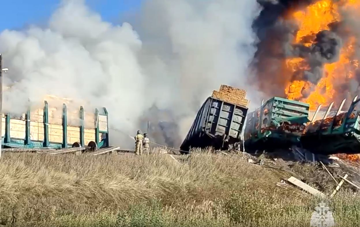 Scene of the railway accident in Slomensk, Russia. Photo: Russian Ministry of Emergency Situations