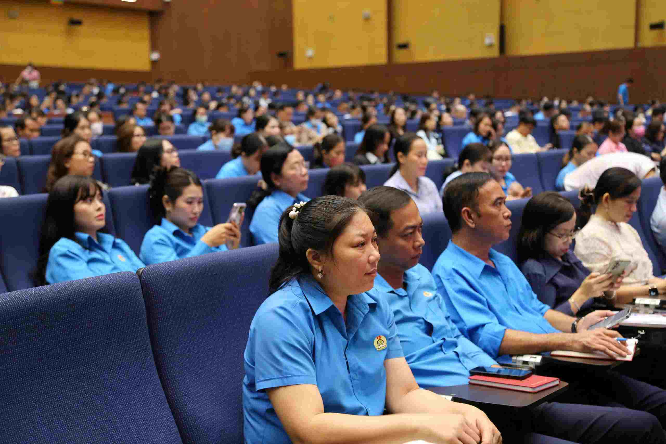 Nhieu hoat dong quan trong duoc trien khai den cong doan co so.  Anh: Cong doan cung cap