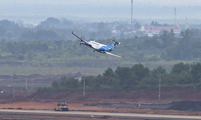 El aeropuerto de Long Thanh (comuna de Long Thanh) ha recibido oficialmente el primer vuelo de clase estandar. Foto: HAC