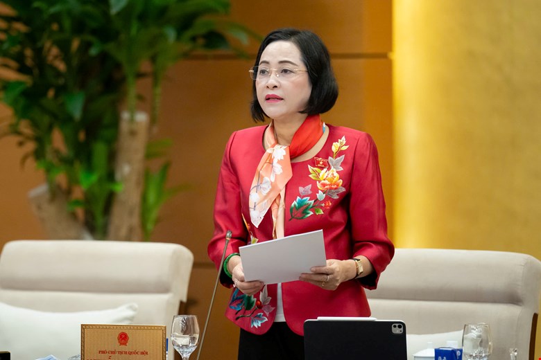 国民議長のNguyen Thi Thanhは、リッチ川の「生産量、生産量」プロジェクトを持っていないことについて質問しました。写真：quochoi.vn