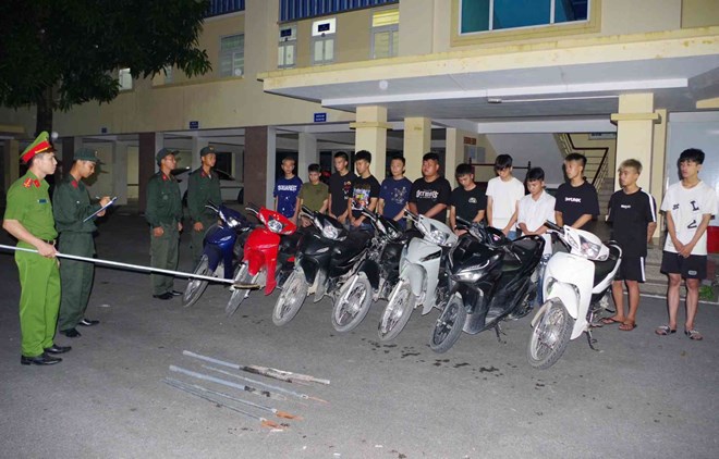 Tạm giữ nhóm đối tượng gây rối trật tự công cộng trong đêm tại Ninh Bình
