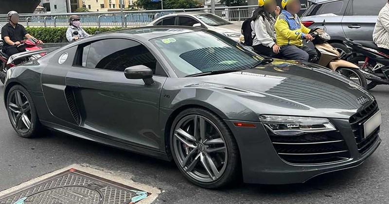 Rare Audi R8 Details of the super rare Audi R8 V10 manual transmission in Vietnam