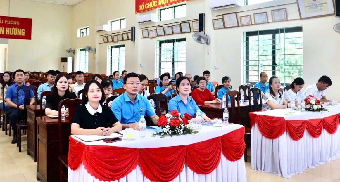 Quan Ji Industrial Co. Ltd. 노동조합(하이퐁)은 95명의 조합원과 함께 설립되었습니다. 사진: Thien Huong 노동조합