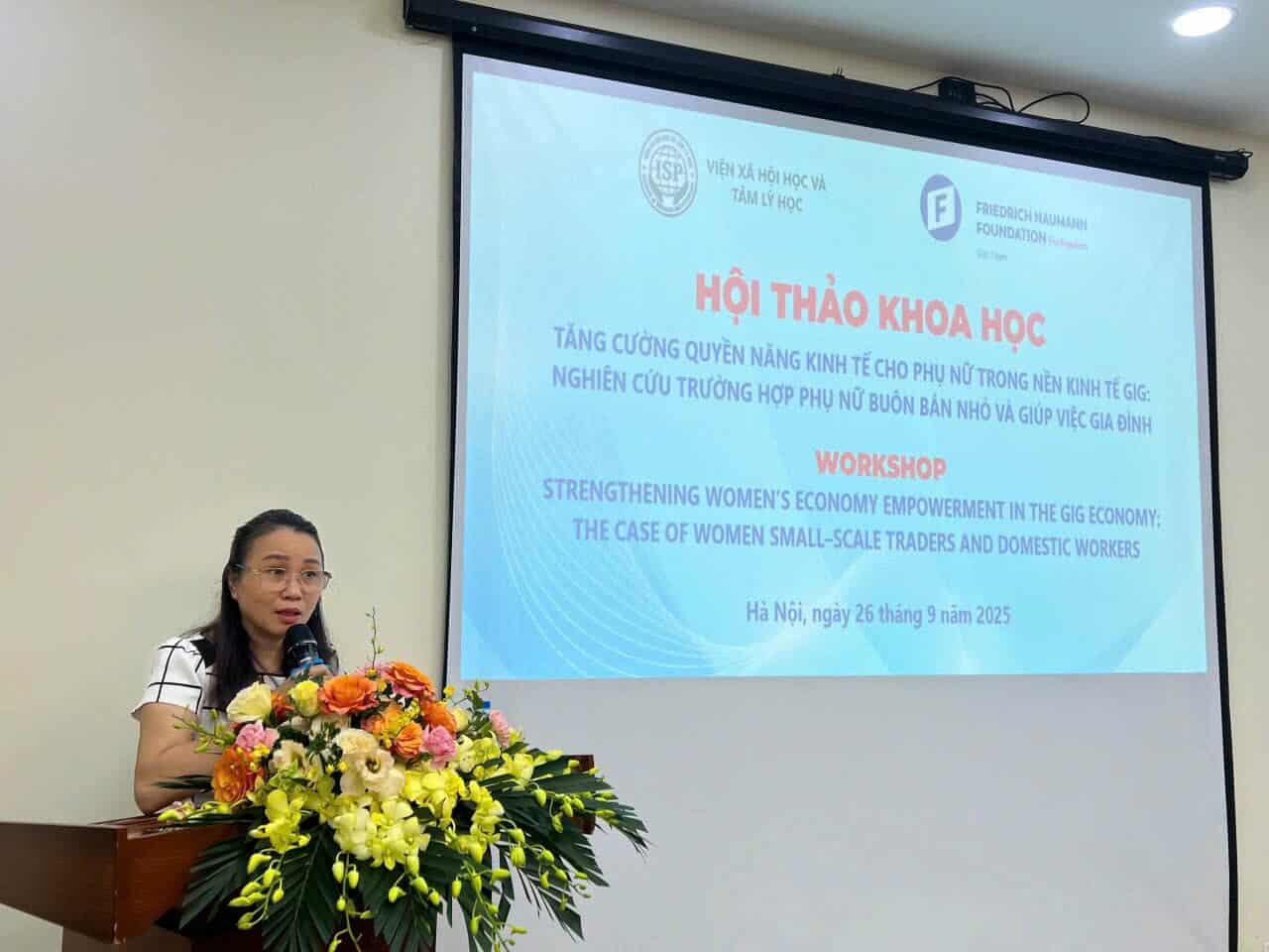 Associate Professor, Dr. Dang Thi Hoa - Deputy Director of the Institute of Sociology and Psychology. Photo: Huong Nha