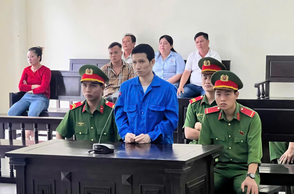 Đánh người dẫn đến tử vong vì bị dọa báo công an lúc can ngăn đánh nhau, bị cáo Nguyễn Minh Luân lãnh án chung thân. Ảnh: Duy Minh