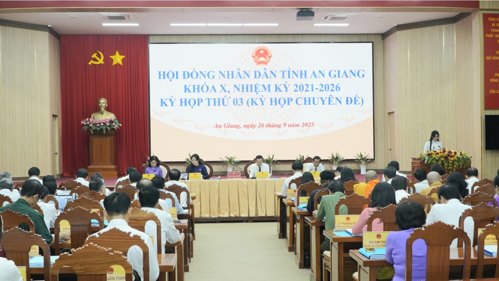 配置後、アンザン省は現在70 420人の人員を抱えています。写真:Nguyen Anh