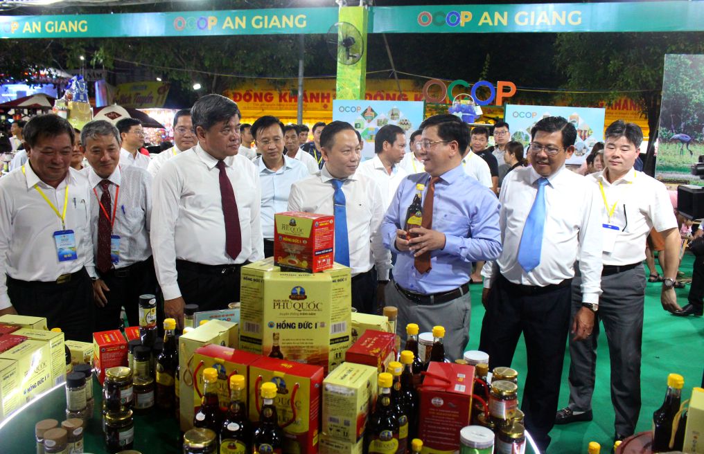 Nuoc mam Phu Quoc da tao duoc niem tin cho doanh nghiep quyet tam dua vao sieu thi nuoc ngoai. Anh: Thanh Mai