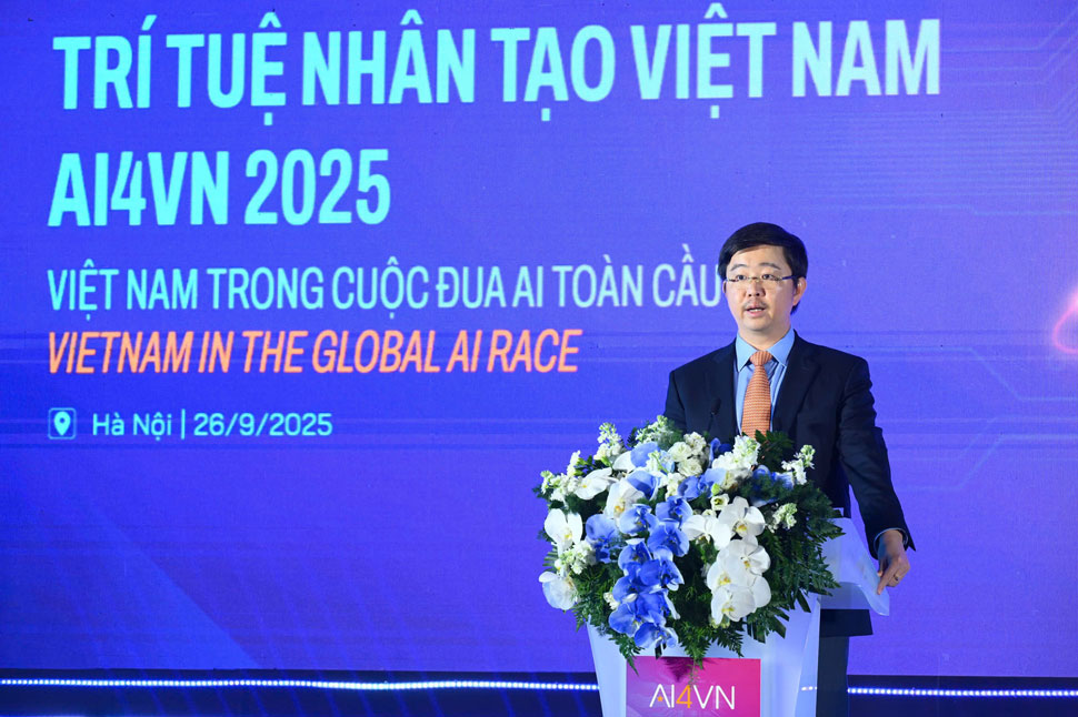 Ong Bui Hoang Phuong - Thu truong Bo Khoa hoc va Cong nghe phát bieu khai mac. Anh: HAO THIEN