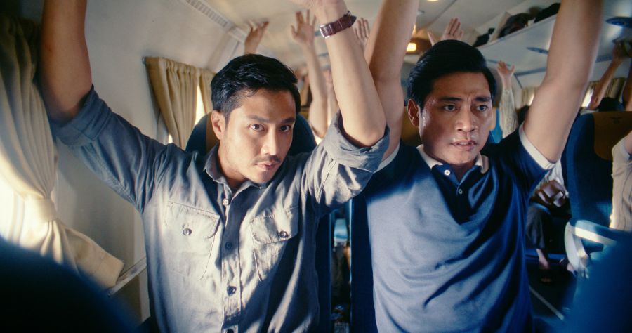 映画「空中戦」のタイン・ソン役(左)。写真:プロデューサー提供