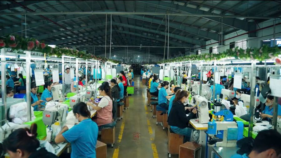 The mountainous commune of Dai Dong (Phu Tho) has changed thanks to many factories opening jobs on the spot, bringing workers back to their hometowns to start a business. Photo: The Tung
