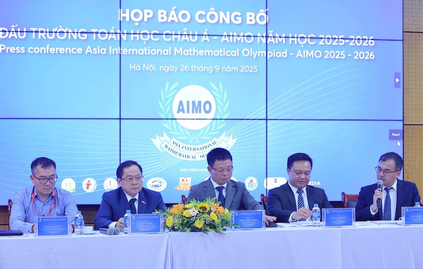 Cac dai bieu tham du hop bao cong bo Dau truong Toan hoc Chau A, AIMO nam hoc 2025-2026. Anh: Ban to chuc