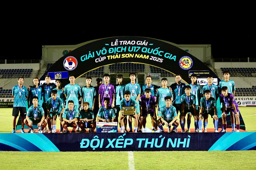 U17 Nam Dinh cung khep lai giai dau an tuong voi tam huy chuong bac.