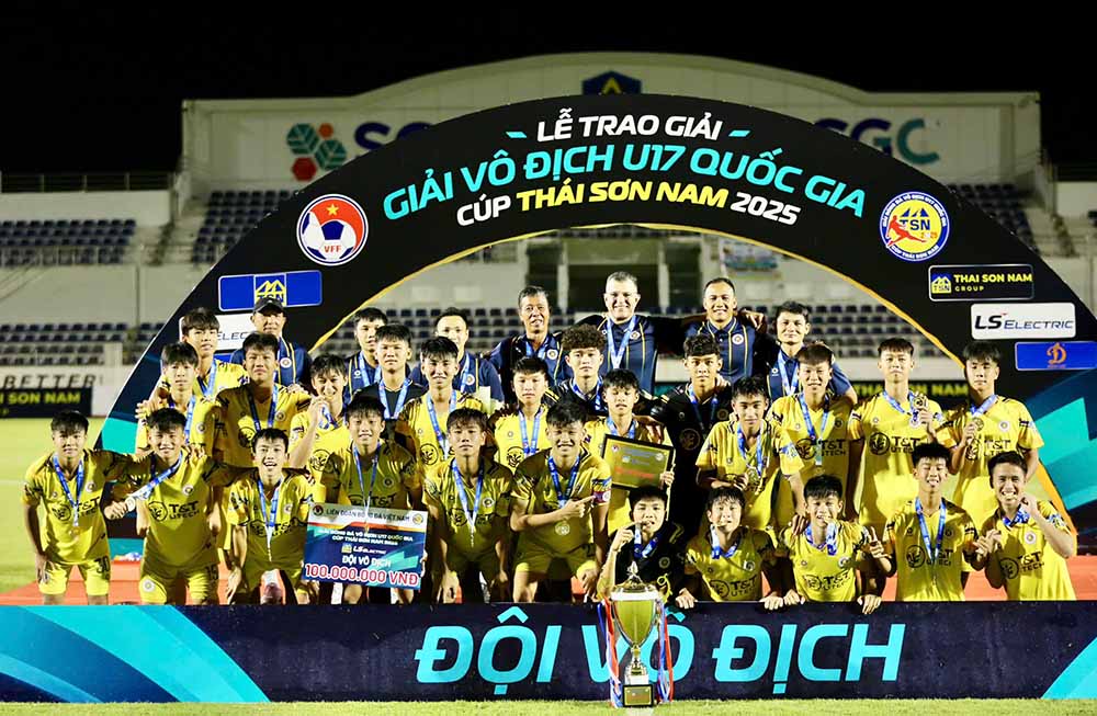 Day la lan thu 2 U17 Ha Noi len ngoi vo dich giai U17 Quoc gia. 