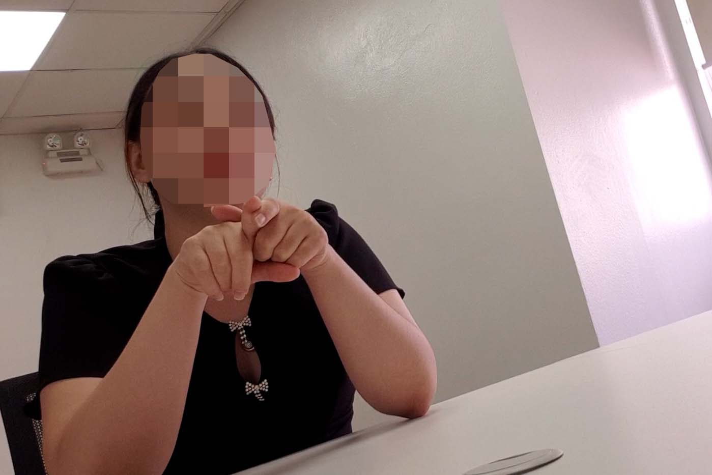 Nu nhan vien ten Hong cua Cong ty Vo Minh Thien trong buoi trao doi voi phong vien ve noi dung nhap xe dien di qua duong tieu ngach. Anh: Nhom PV  