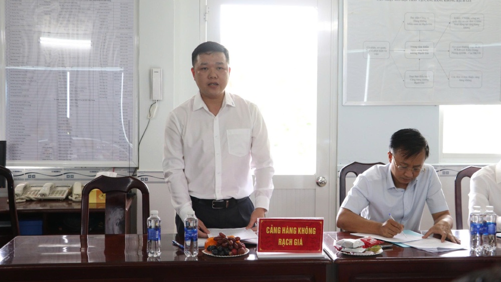 Cang Hang khong Rach Gia co dien tich dat hien nay la 58,56ha, la cang hang khong cap 3C dung chung dan dung va quan su. Anh: Ngoc Mai
