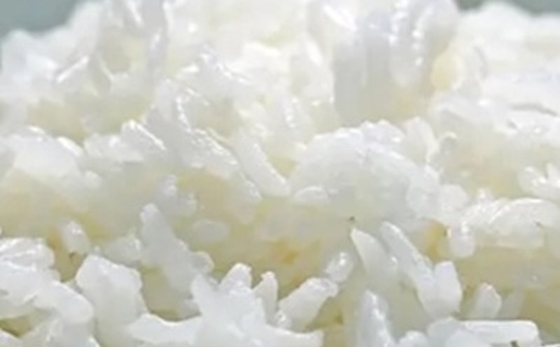 Few people expect white rice to be effective for good sleep. Photo: Kieu Vu