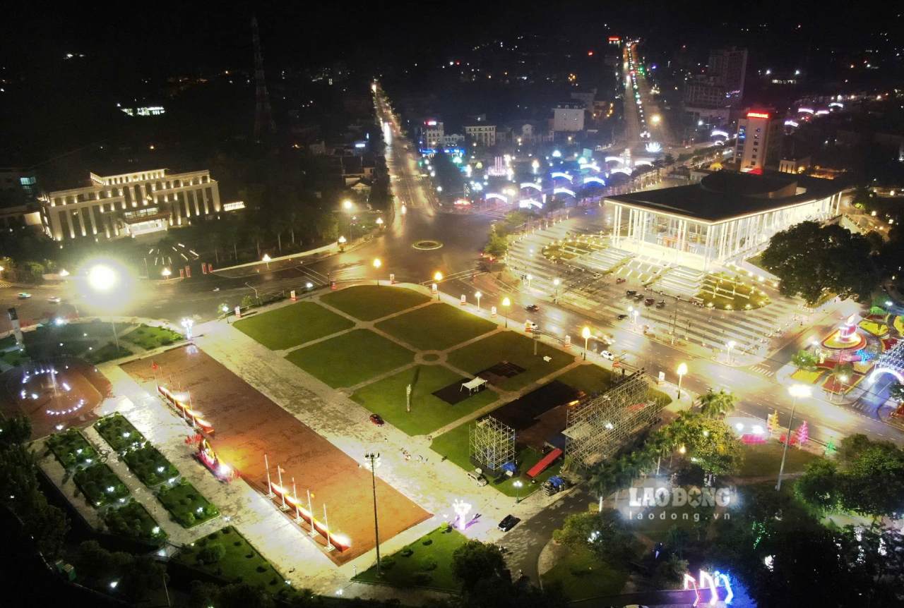 Trung tam Hoi nghi tinh nam o vi tri dac dia, la khu vuc trung tam hanh chinh cua tinh Lao Cai moi. Anh: Van Duc