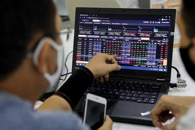 AI is driving an explosion in the automatic financial consulting market, but even experts warn that this is a risky strategy. Photo: Le Toan