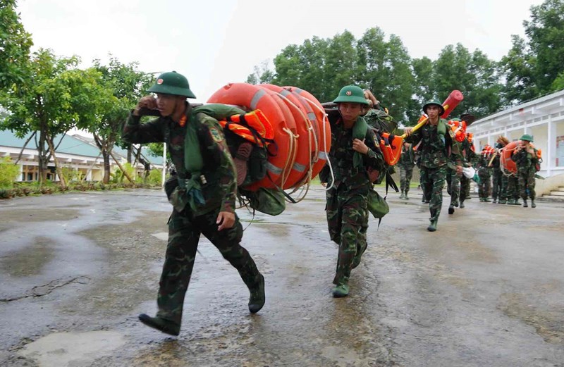 Trung doan bo binh 996, Bo CHQS tinh trien khai cong tac chuan bi phong, chong bao Bualoi. Anh: Bo chi huy Quan su tinh Quang Tri