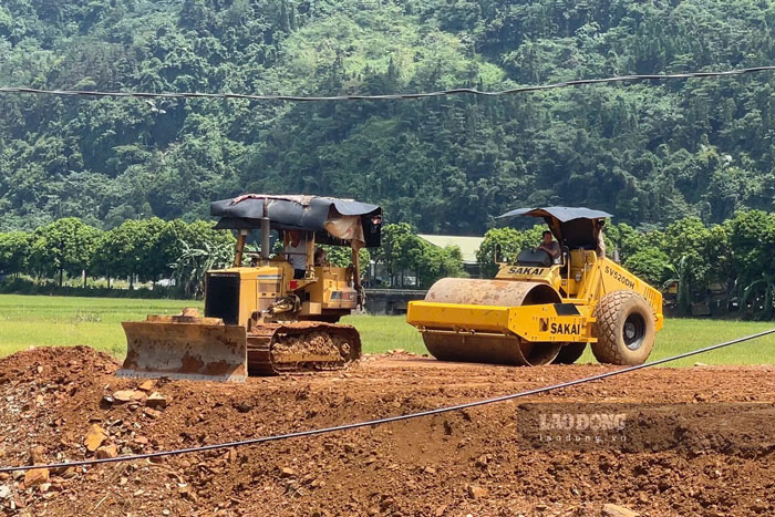 The infrastructure project with an investment capital of over 72 billion VND in Muong Khuong commune, Lao Cai province is under construction after having the site. Photo: Dinh Dai