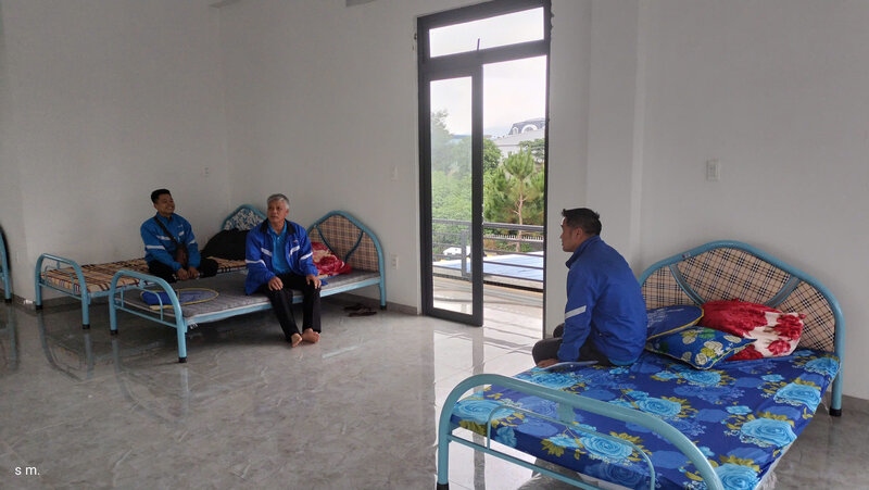 Dong Thuy Co. Ltd. 노동조합은 100명 이상의 간부 노동자에게 숙소 간선 전기 생활 용수를 지원하기 위해 협력하여 1인당 월 300만~400만 동의 비용을 절감하는 데 도움을 주었습니다. 사진: Lam Duc