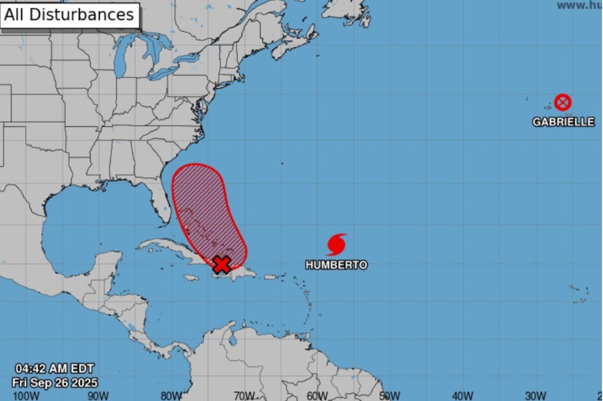 The location of Hurricane Humberto and the X disturbance area could strengthen into Hurricane Imelda on September 26 (local time). Photo: NHC/NOAA
