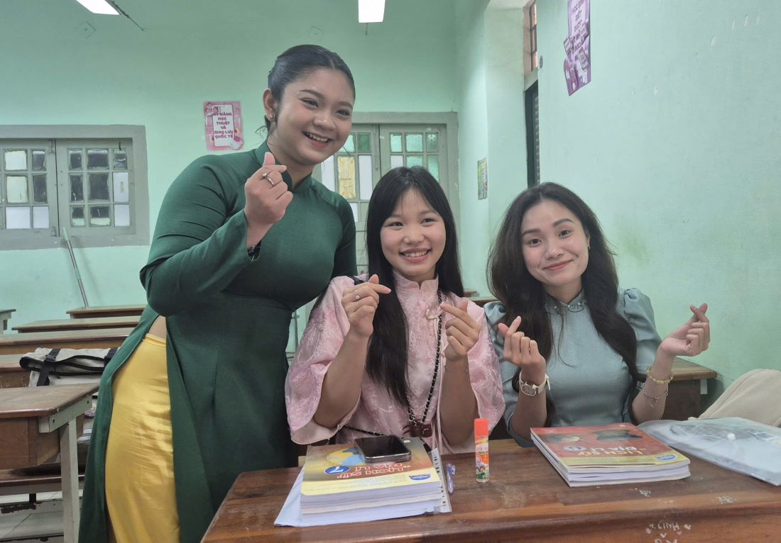 Candidats participant a l'examen de recrutement d'enseignants a Ho Chi Minh-Ville le 27 septembre. Photo : Chan Phuc
